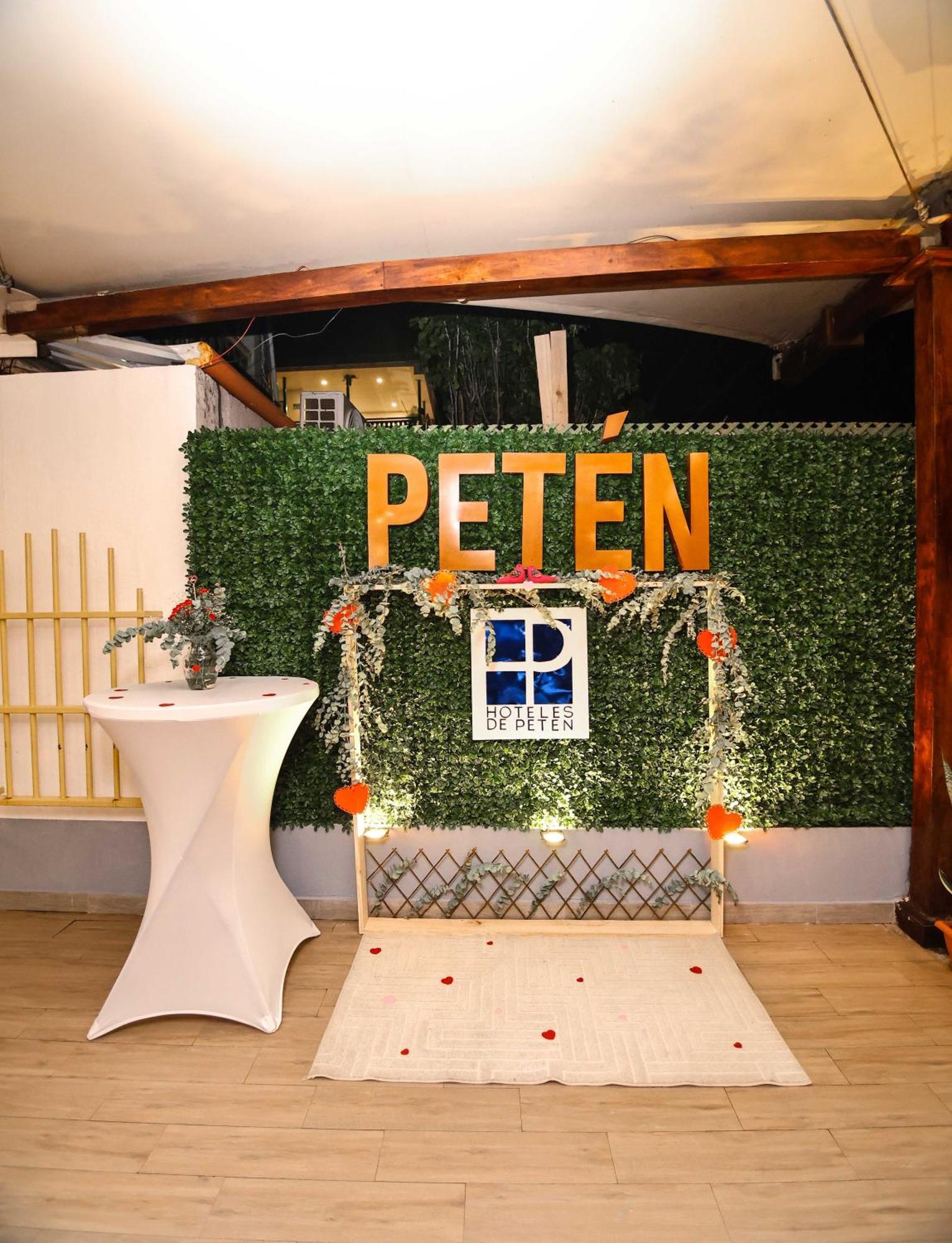 Hotel Peten Flores Zewnętrze zdjęcie